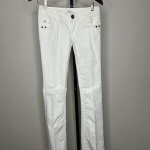 Candies‎ White Jeans- size 1- embroidered pockets, like new, skinny- small flaw